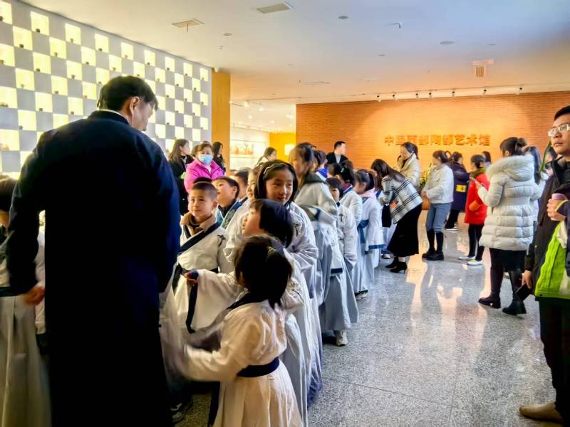 文化赋能：白云鄂博矿区魔创文旅挖掘城市文化资源的实践探索